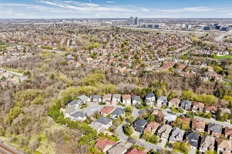 96 Bradgate Drive Markham ON L3T 7M3