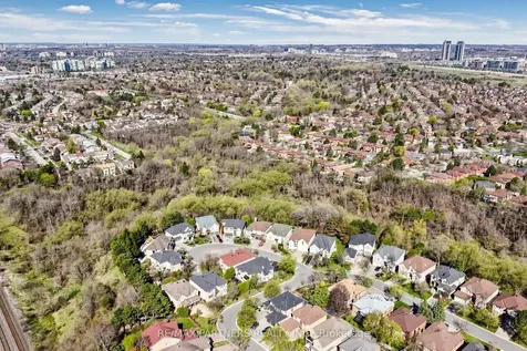 96 Bradgate Drive Markham ON L3T 7M3