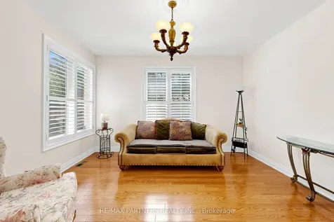 96 Bradgate Drive Markham ON L3T 7M3
