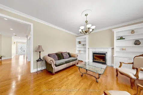96 Bradgate Drive Markham ON L3T 7M3