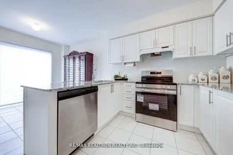 122 Cliff Thompson Court Georgina ON L0E 1R0