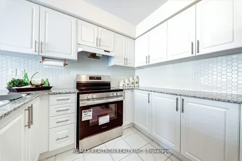 122 Cliff Thompson Court Georgina ON L0E 1R0