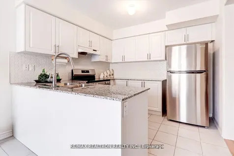 122 Cliff Thompson Court Georgina ON L0E 1R0