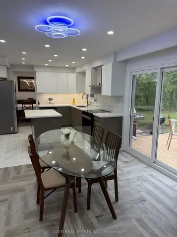 10 Thorny Brae Drive Markham ON L3T 3G4