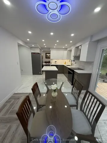 10 Thorny Brae Drive Markham ON L3T 3G4