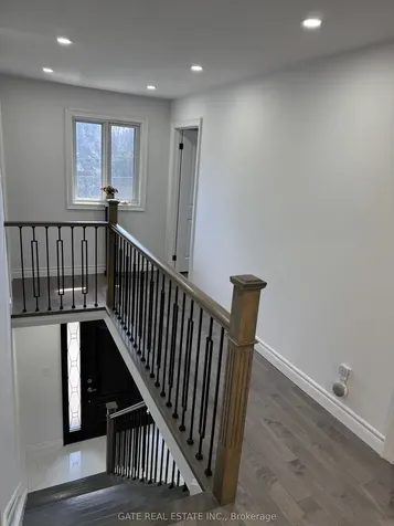 10 Thorny Brae Drive Markham ON L3T 3G4