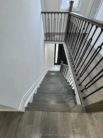 10 Thorny Brae Drive Markham ON L3T 3G4