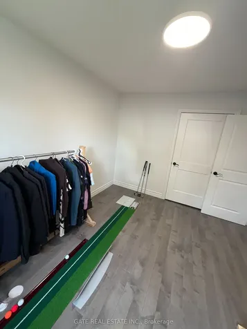 10 Thorny Brae Drive Markham ON L3T 3G4