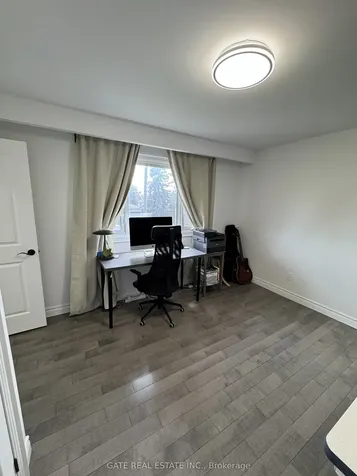 10 Thorny Brae Drive Markham ON L3T 3G4