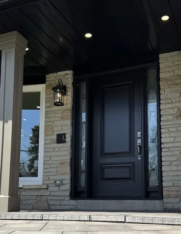 10 Thorny Brae Drive Markham ON L3T 3G4
