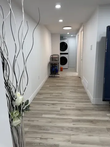 10 Thorny Brae Drive Markham ON L3T 3G4