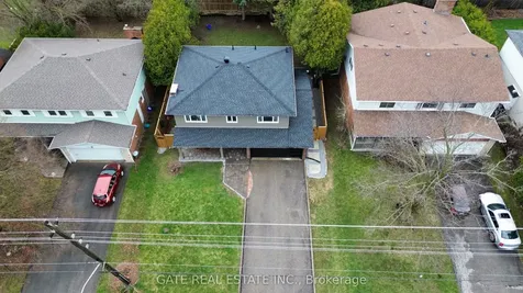 10 Thorny Brae Drive Markham ON L3T 3G4