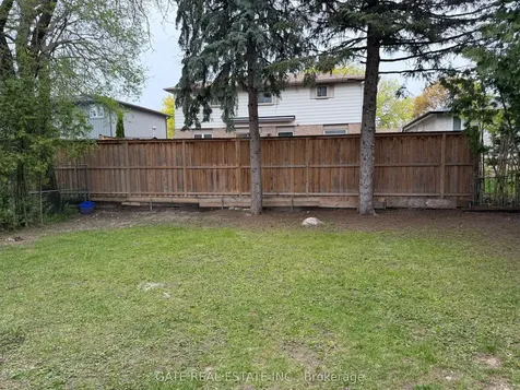 10 Thorny Brae Drive Markham ON L3T 3G4