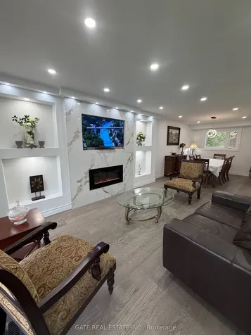 10 Thorny Brae Drive Markham ON L3T 3G4