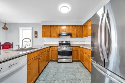 146 Roxbury Street Markham ON L3S 3T4