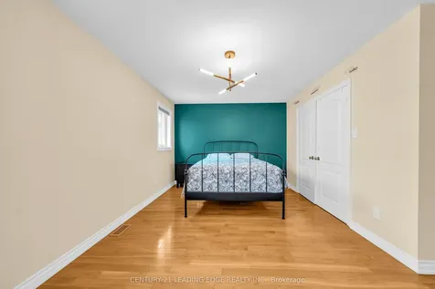 146 Roxbury Street Markham ON L3S 3T4