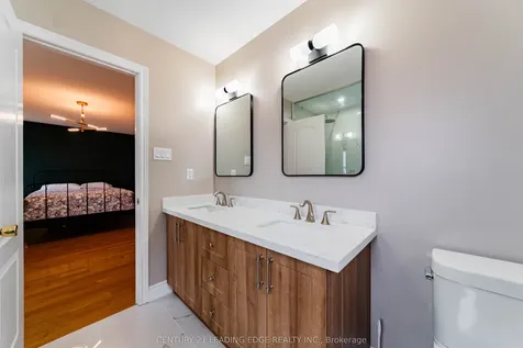 146 Roxbury Street Markham ON L3S 3T4