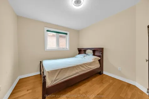 146 Roxbury Street Markham ON L3S 3T4
