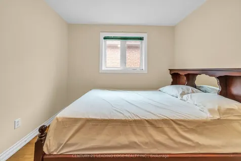 146 Roxbury Street Markham ON L3S 3T4