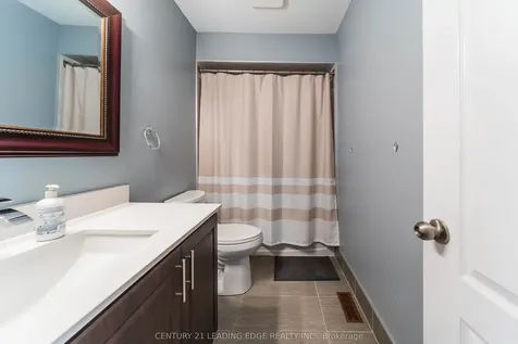 146 Roxbury Street Markham ON L3S 3T4