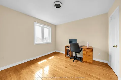 146 Roxbury Street Markham ON L3S 3T4