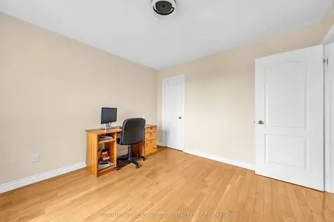 146 Roxbury Street Markham ON L3S 3T4