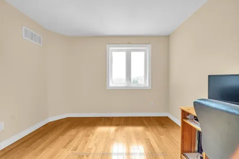 146 Roxbury Street Markham ON L3S 3T4