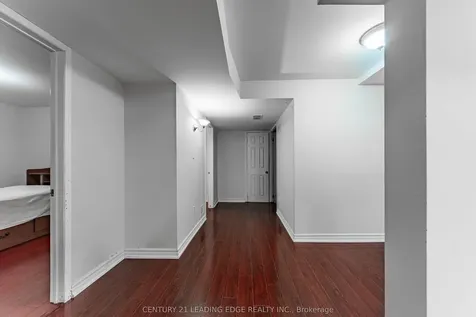 146 Roxbury Street Markham ON L3S 3T4
