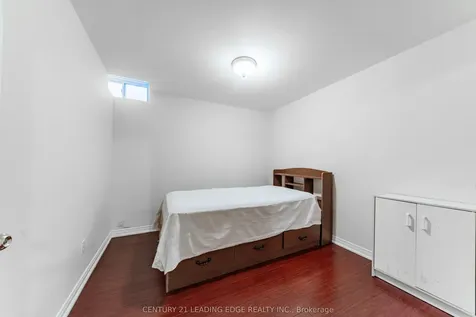 146 Roxbury Street Markham ON L3S 3T4