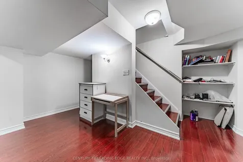 146 Roxbury Street Markham ON L3S 3T4