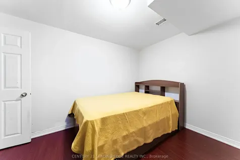 146 Roxbury Street Markham ON L3S 3T4