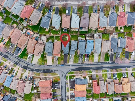 146 Roxbury Street Markham ON L3S 3T4