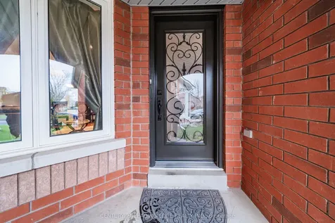 146 Roxbury Street Markham ON L3S 3T4