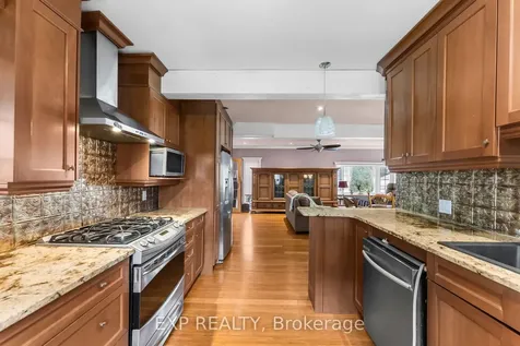 46 Isle Vista Drive Georgina ON L0E 1N0