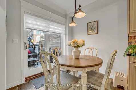 25 Kingsbridge Circle Vaughan ON L4J 8N8