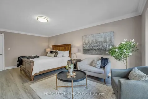 25 Kingsbridge Circle Vaughan ON L4J 8N8
