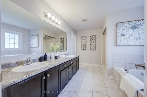 137 Brookview Drive Bradford West Gwillimbury ON L3Z 0R9