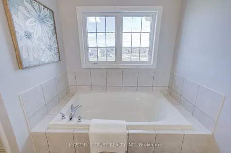 137 Brookview Drive Bradford West Gwillimbury ON L3Z 0R9