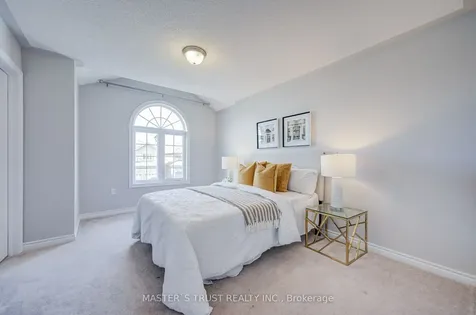 137 Brookview Drive Bradford West Gwillimbury ON L3Z 0R9