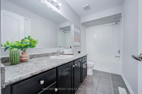 137 Brookview Drive Bradford West Gwillimbury ON L3Z 0R9