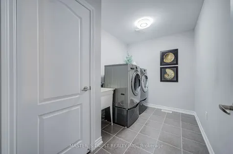 137 Brookview Drive Bradford West Gwillimbury ON L3Z 0R9