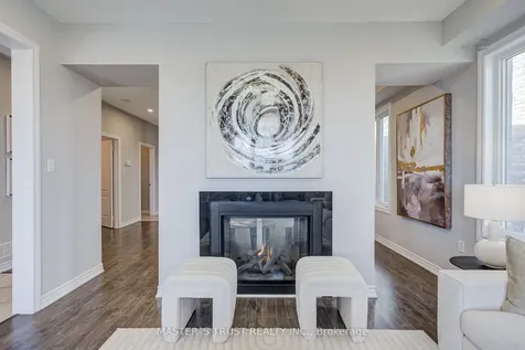 137 Brookview Drive Bradford West Gwillimbury ON L3Z 0R9