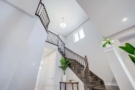 137 Brookview Drive Bradford West Gwillimbury ON L3Z 0R9