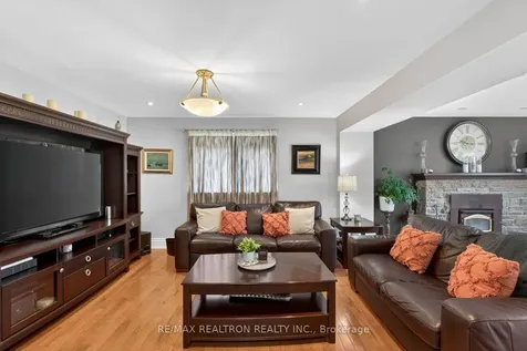 34 Edgar Avenue Richmond Hill ON L4C 6K4