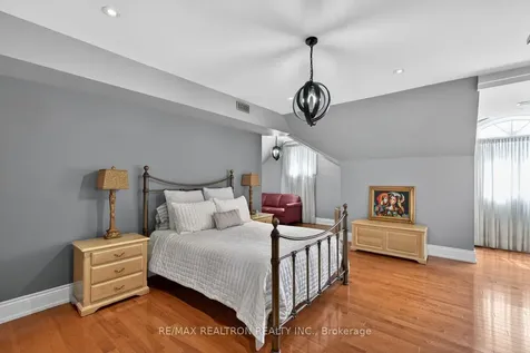 34 Edgar Avenue Richmond Hill ON L4C 6K4