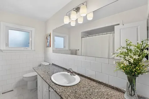 34 Edgar Avenue Richmond Hill ON L4C 6K4