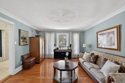 34 Edgar Avenue Richmond Hill ON L4C 6K4