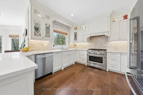 4 Marinucci Court Richmond Hill ON L4C 0M3
