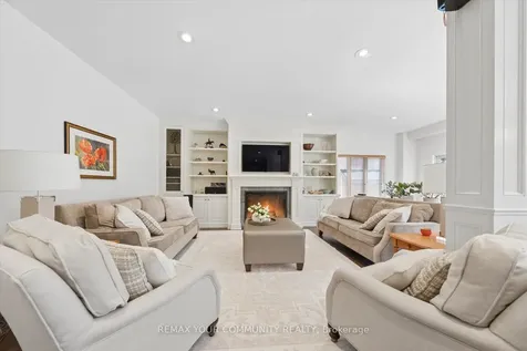 4 Marinucci Court Richmond Hill ON L4C 0M3