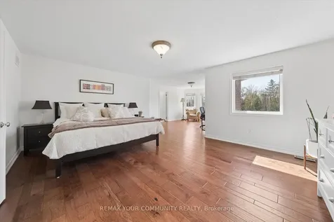 4 Marinucci Court Richmond Hill ON L4C 0M3